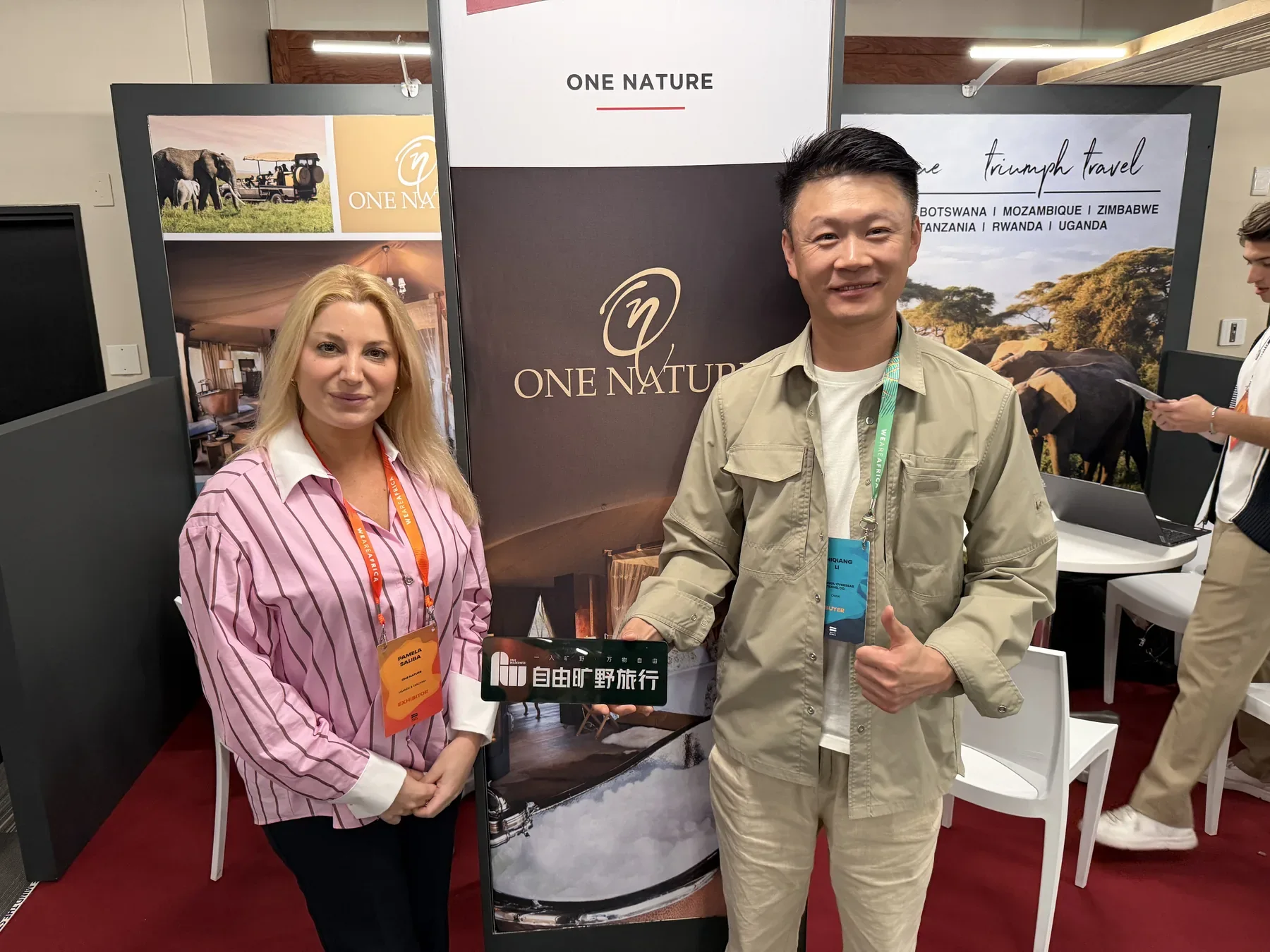 李志强与One Nature代表在WAA 2026现场合影