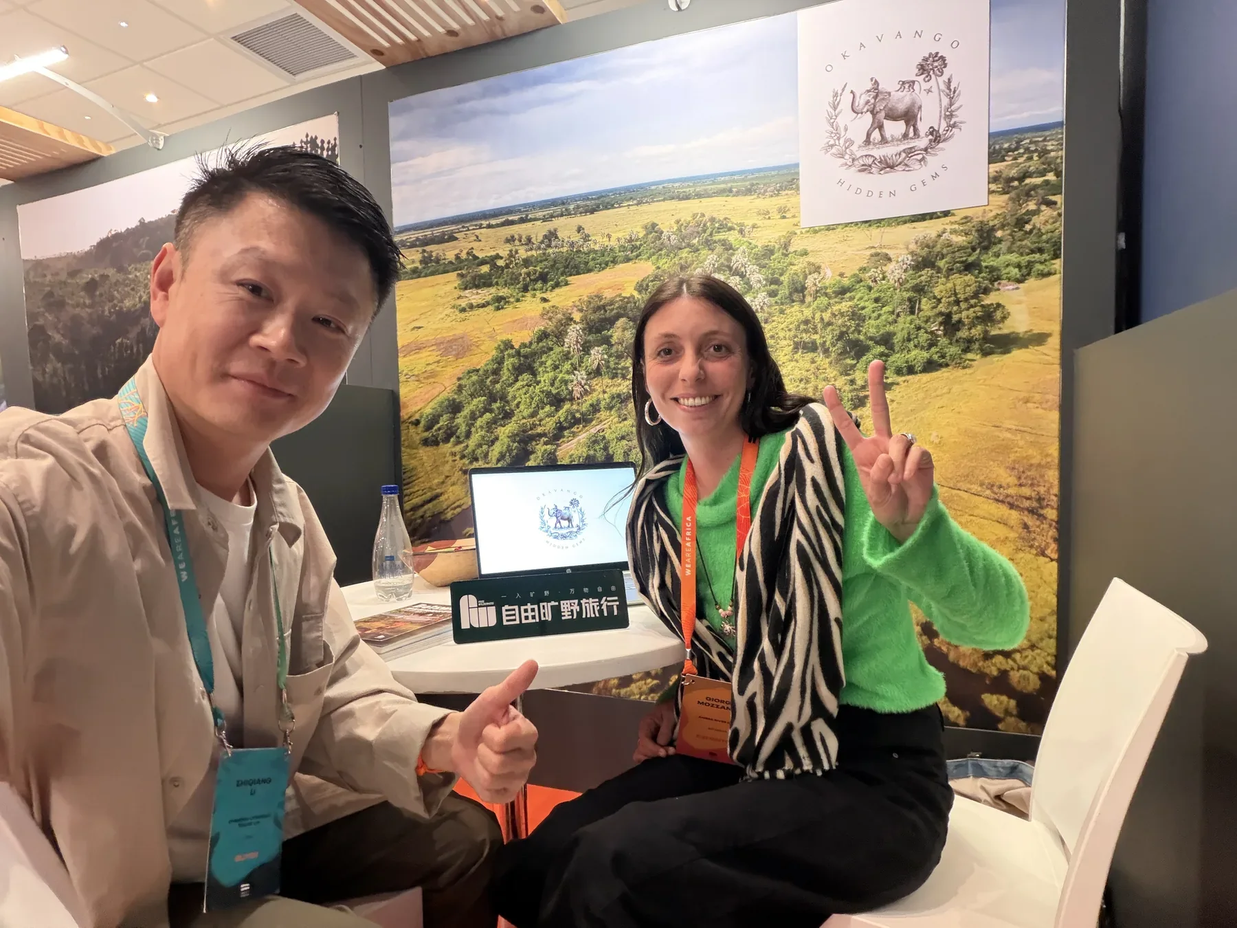 李志强与Okavango Hidden Gems代表在WAA 2026现场合影