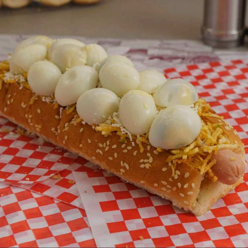Perro Sencillo con Huevo - La Ventanita Perro Sencillo con Huevo con huevo de codorniz en Fontibón, Bogotá