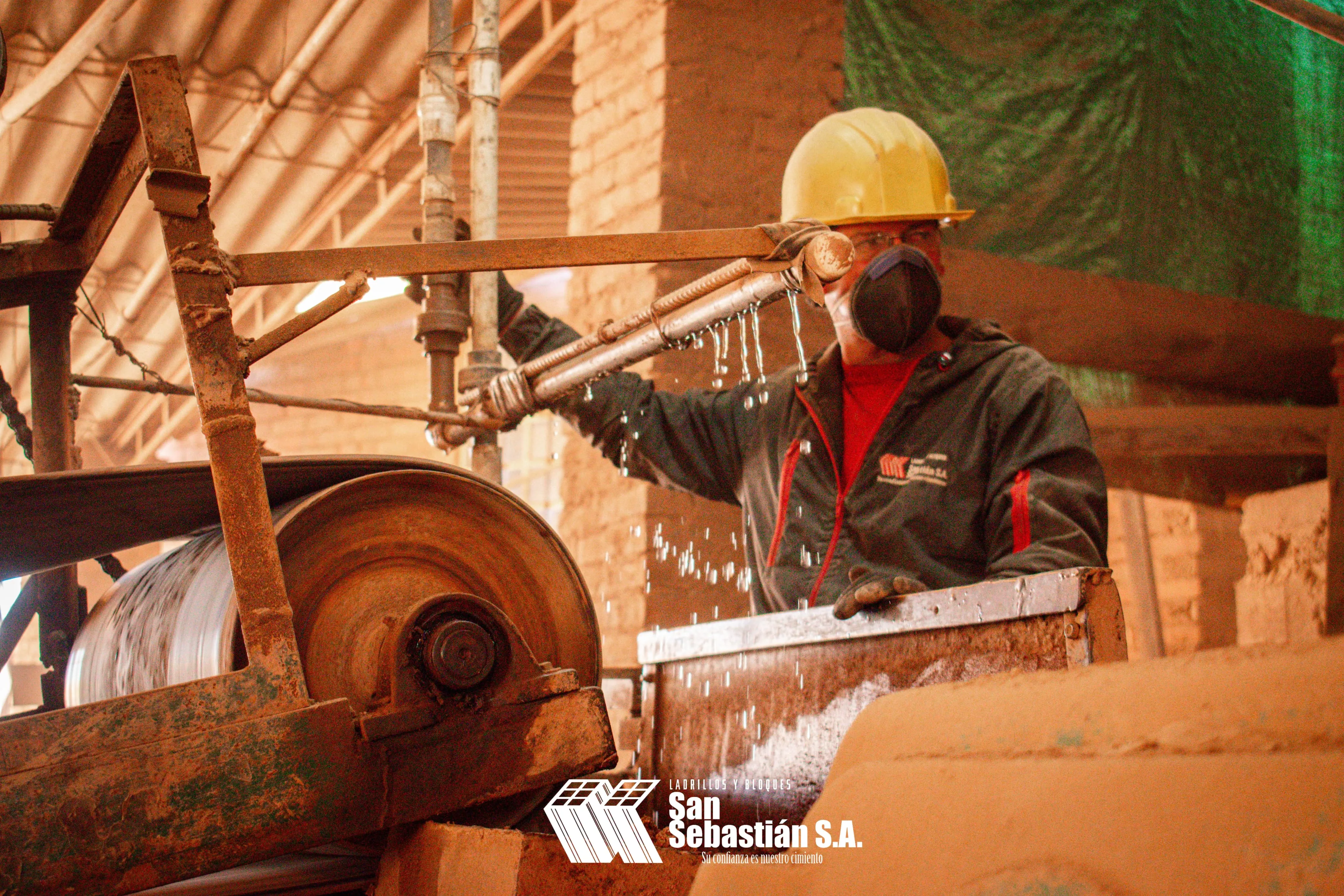 Maquinaria industrial para fabricación de bloques - Ladrillos San Sebastián Bogotá Maquinaria industrial para fabricación de bloques