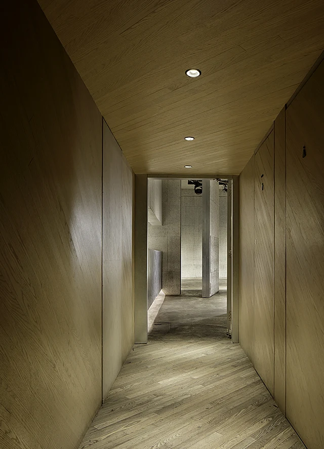 WALL&WALL 通路