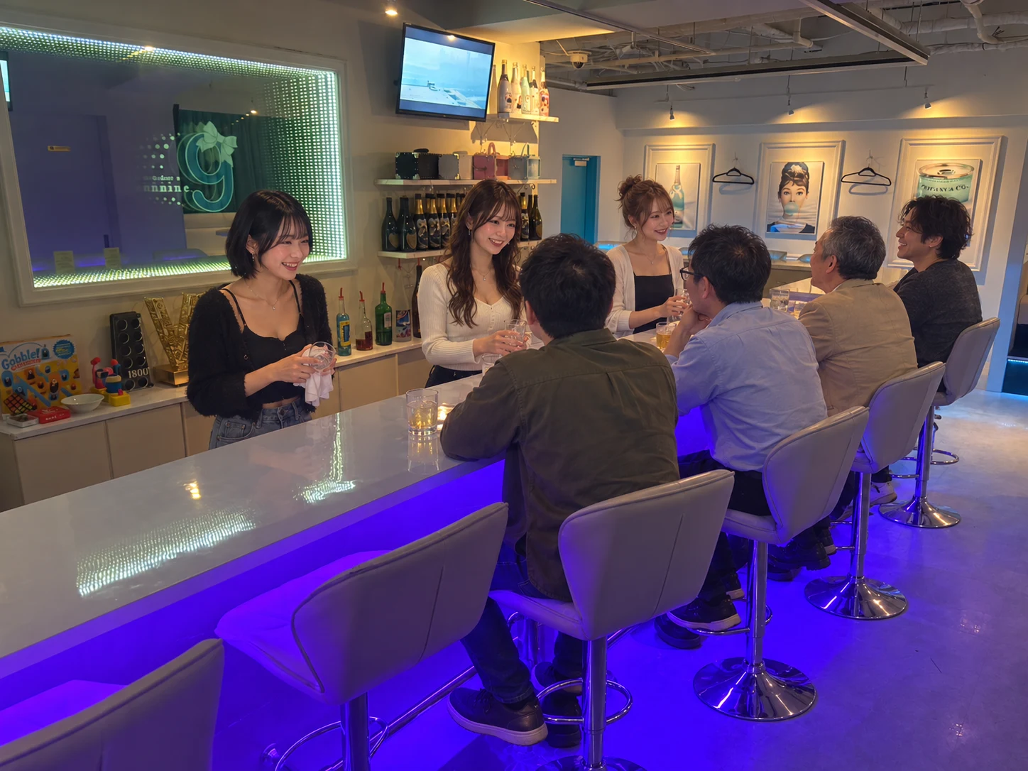 Girl's Bar 9